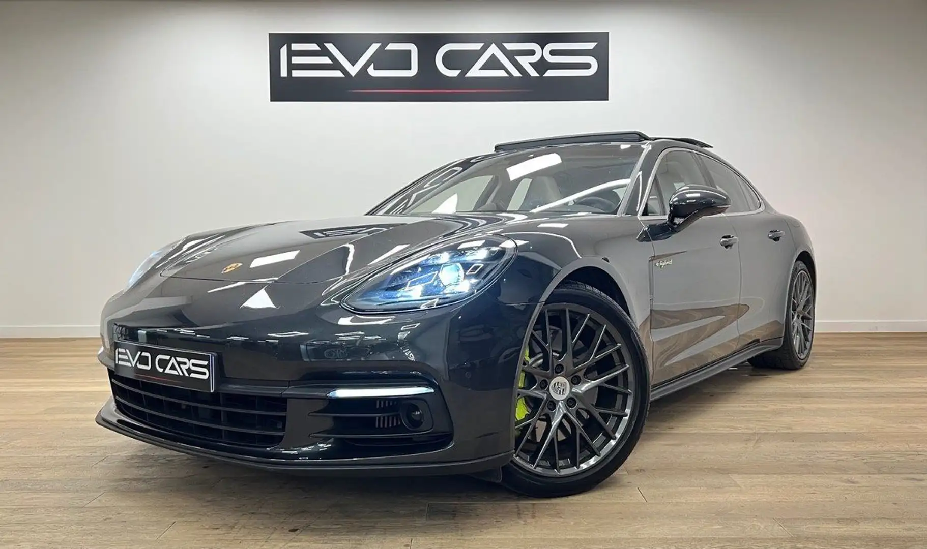 Porsche Panamera 3.0 V6 462ch / Pack Chrono / Caméra / PASM / TO /  Gris - 1