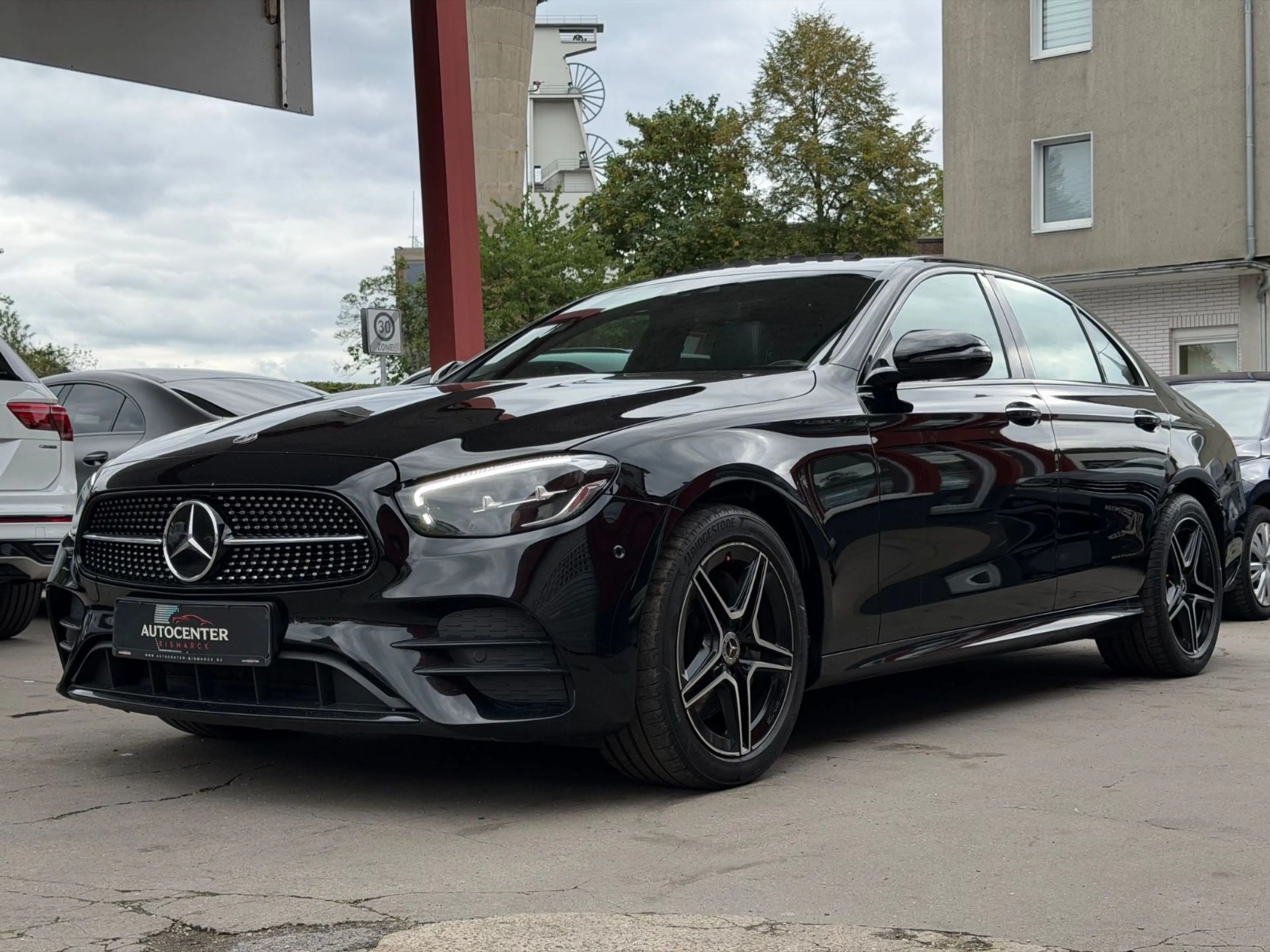 Mercedes-Benz E 300 d 4Matic AMG-LINE/NIGHT/PANO/LEDER/KAM/SZB — photo 4