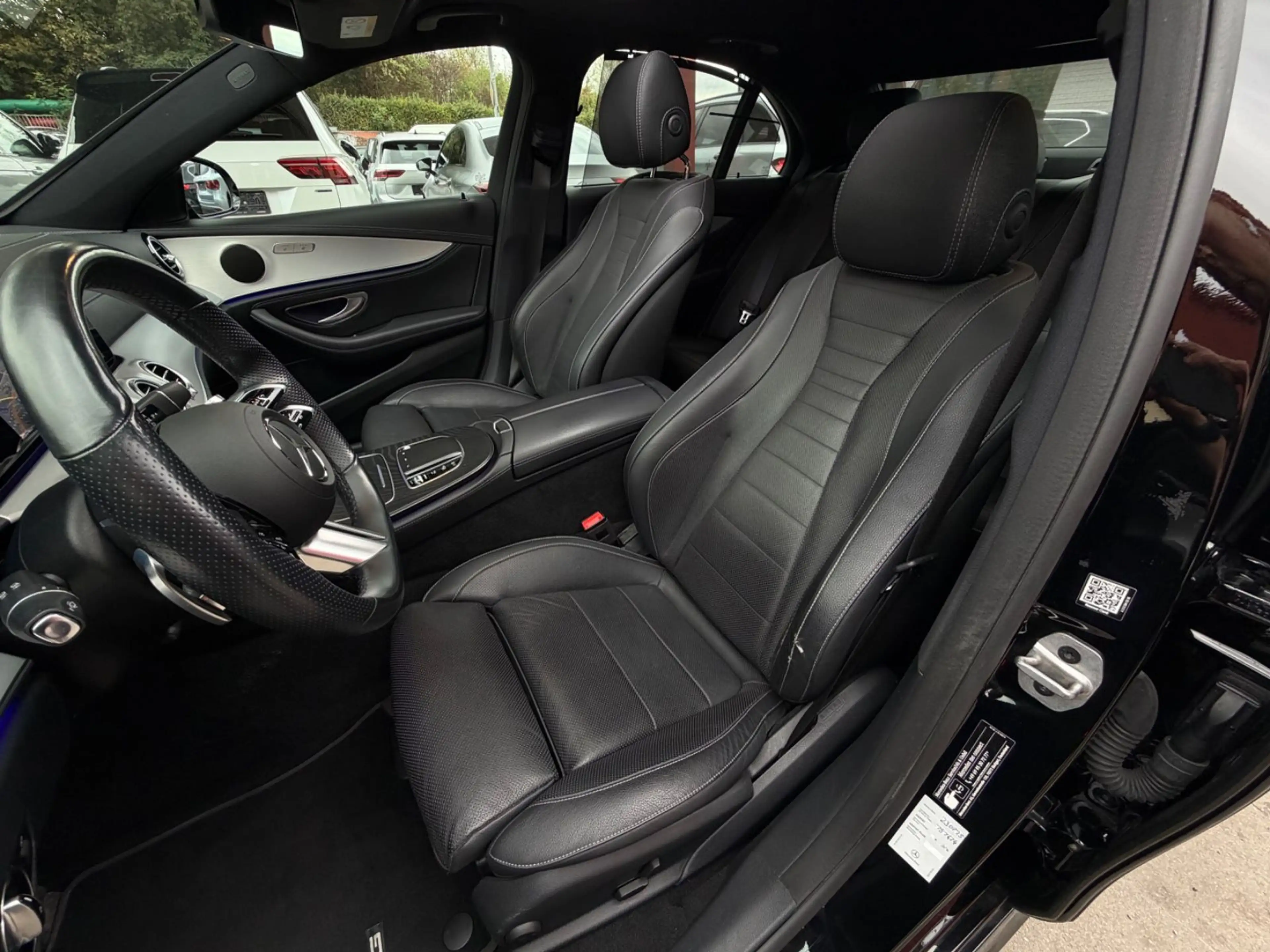 Mercedes-Benz E 300 d 4Matic AMG-LINE/NIGHT/PANO/LEDER/KAM/SZB — photo 12