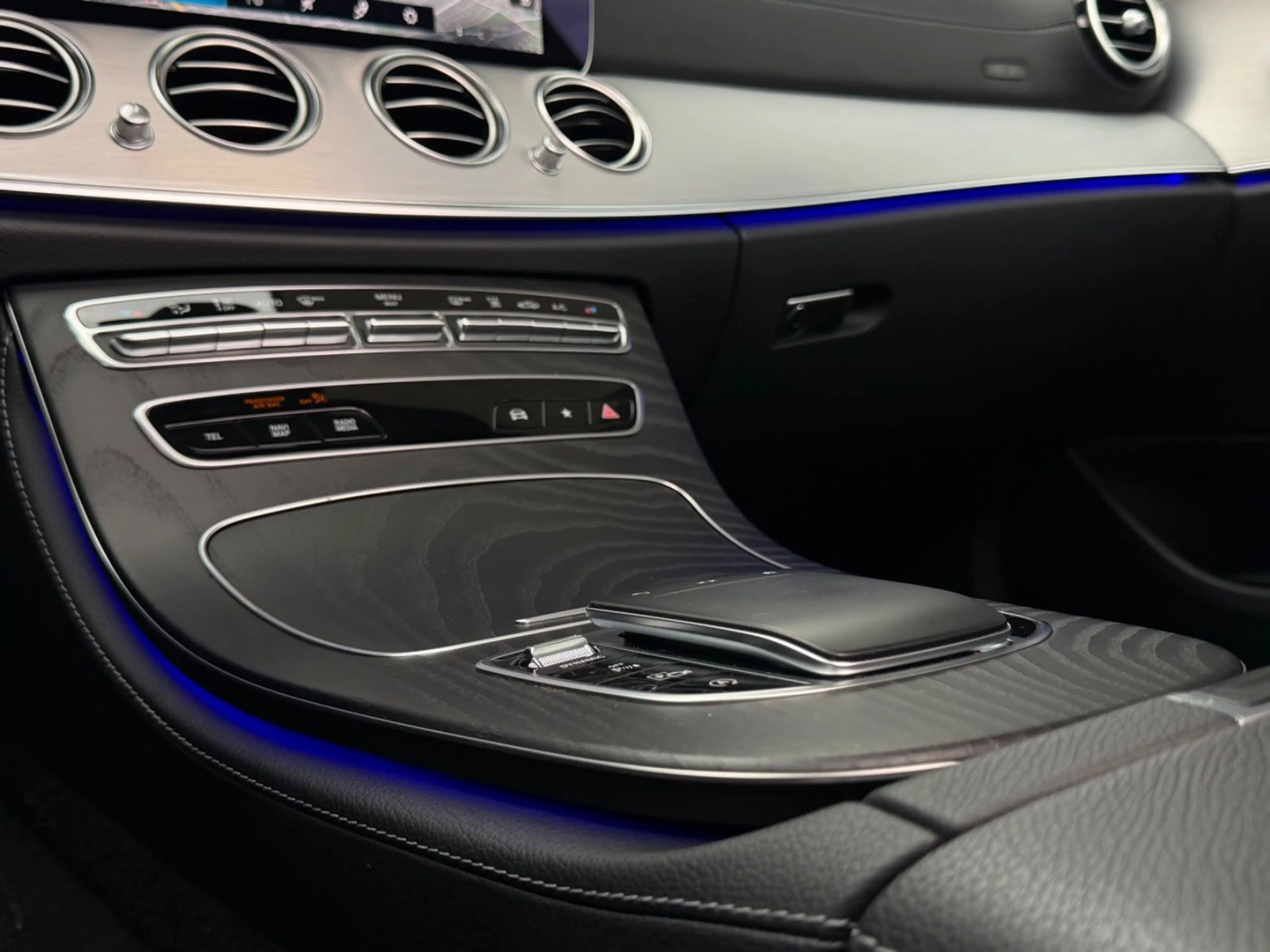 Mercedes-Benz E 300 d 4Matic AMG-LINE/NIGHT/PANO/LEDER/KAM/SZB — photo 13