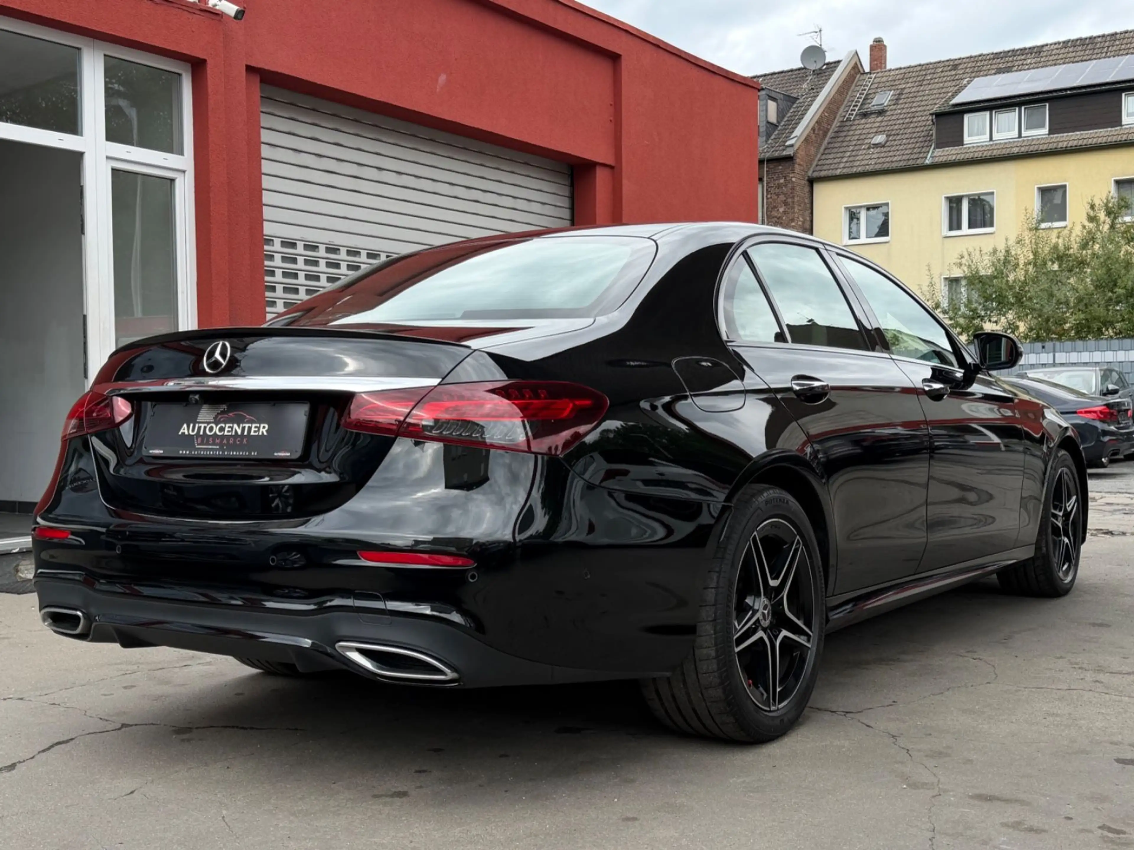 Mercedes-Benz E 300 d 4Matic AMG-LINE/NIGHT/PANO/LEDER/KAM/SZB — photo 5