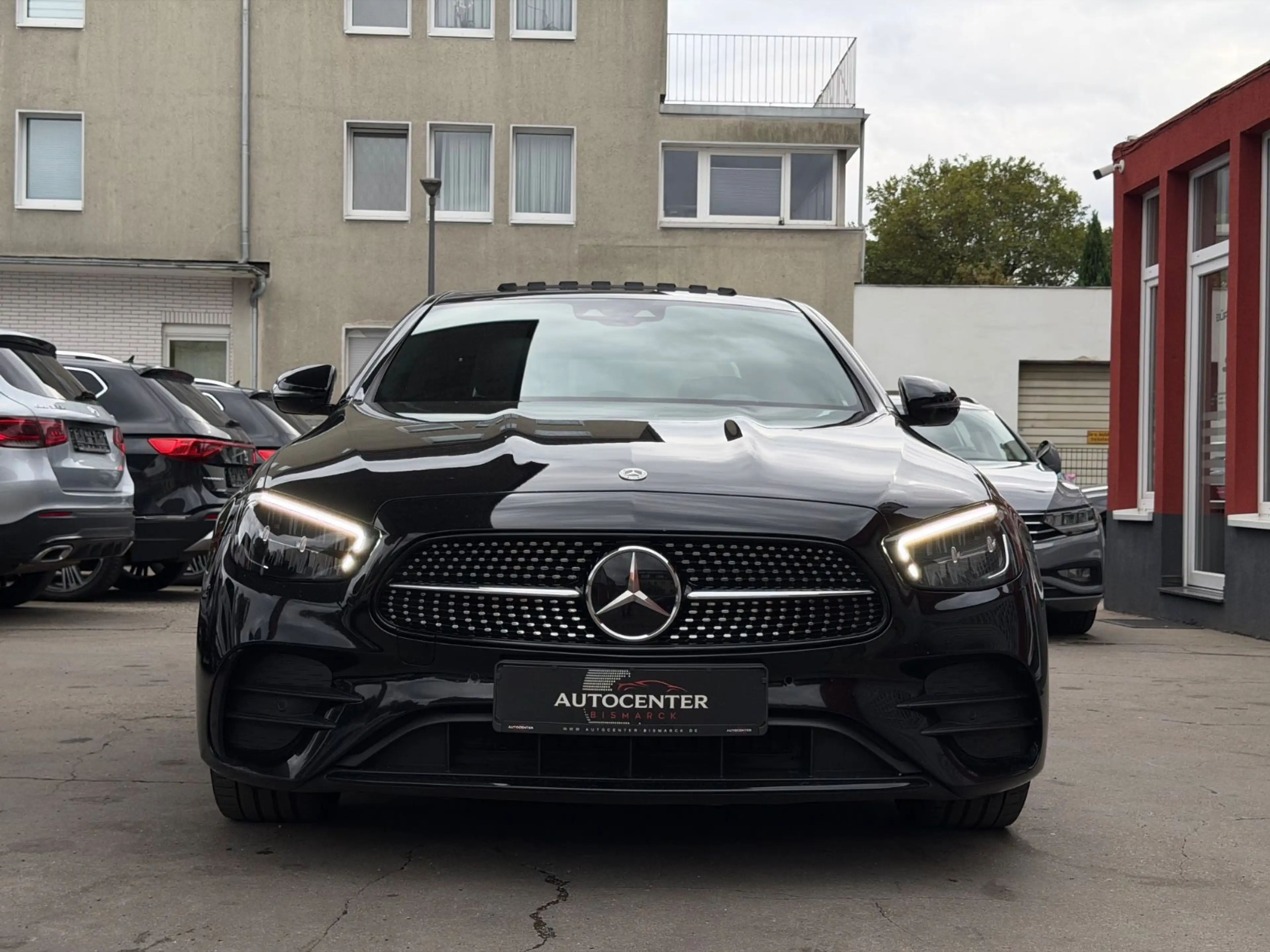 Mercedes-Benz E 300 d 4Matic AMG-LINE/NIGHT/PANO/LEDER/KAM/SZB — photo 3