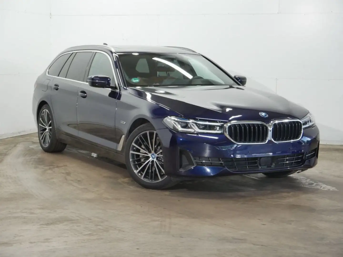 BMW 530 e Touring AHK Pano ACC 360 Integral HUD Laser Blue - 1