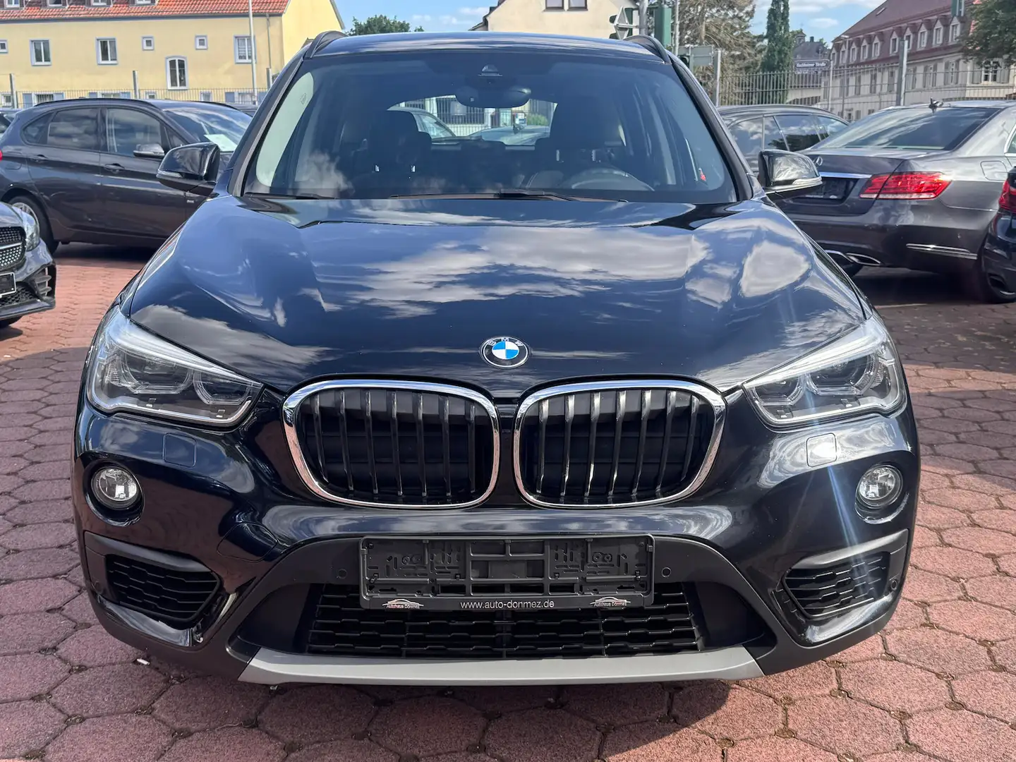 BMW X1 sDrive18 d Advantage AUTOMATIK LED PDC Schwarz - 2