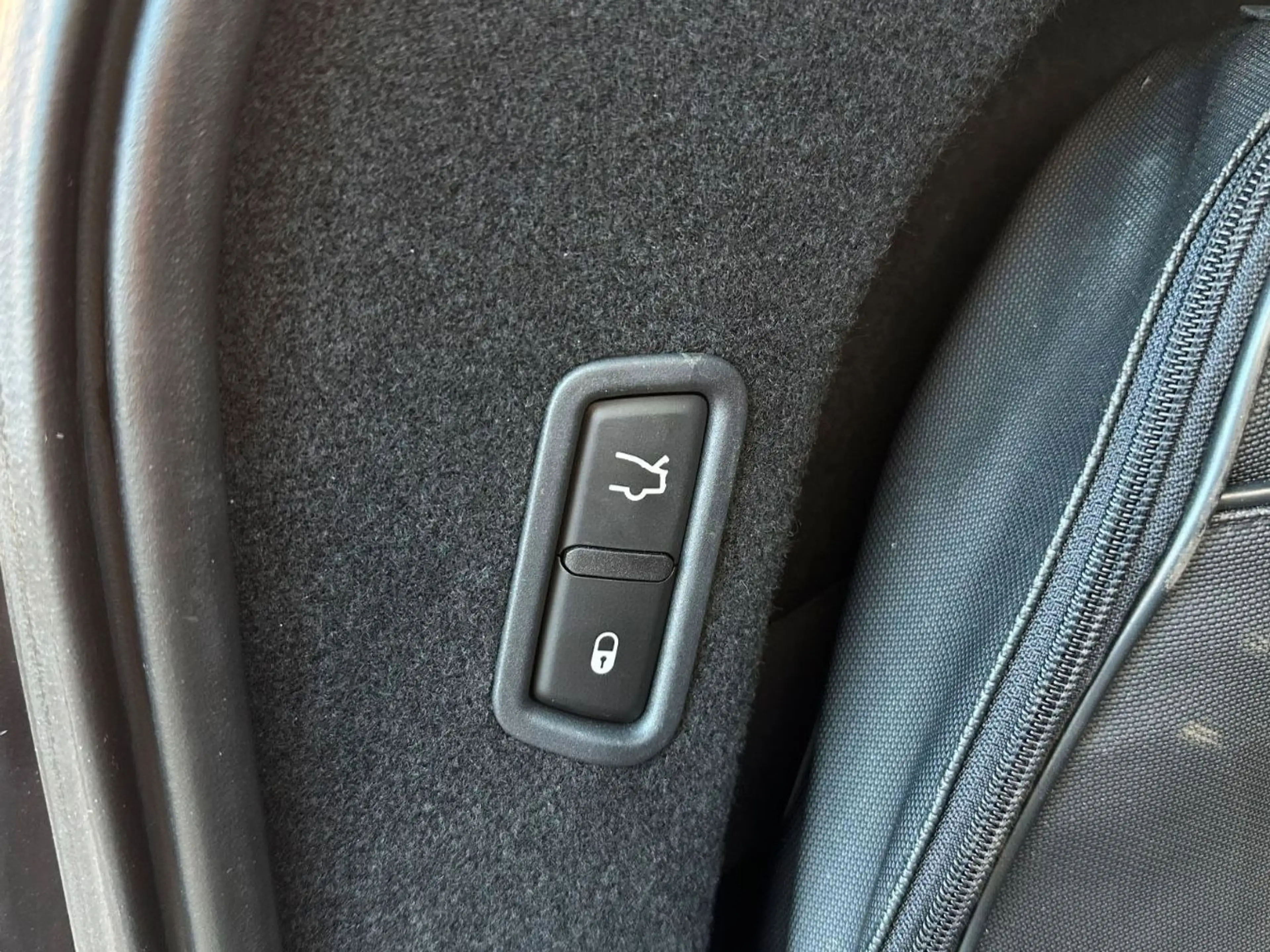 Maserati Levante Q4 Deutsch! 1.Hand Scheckheft! 360° Luft — photo 8