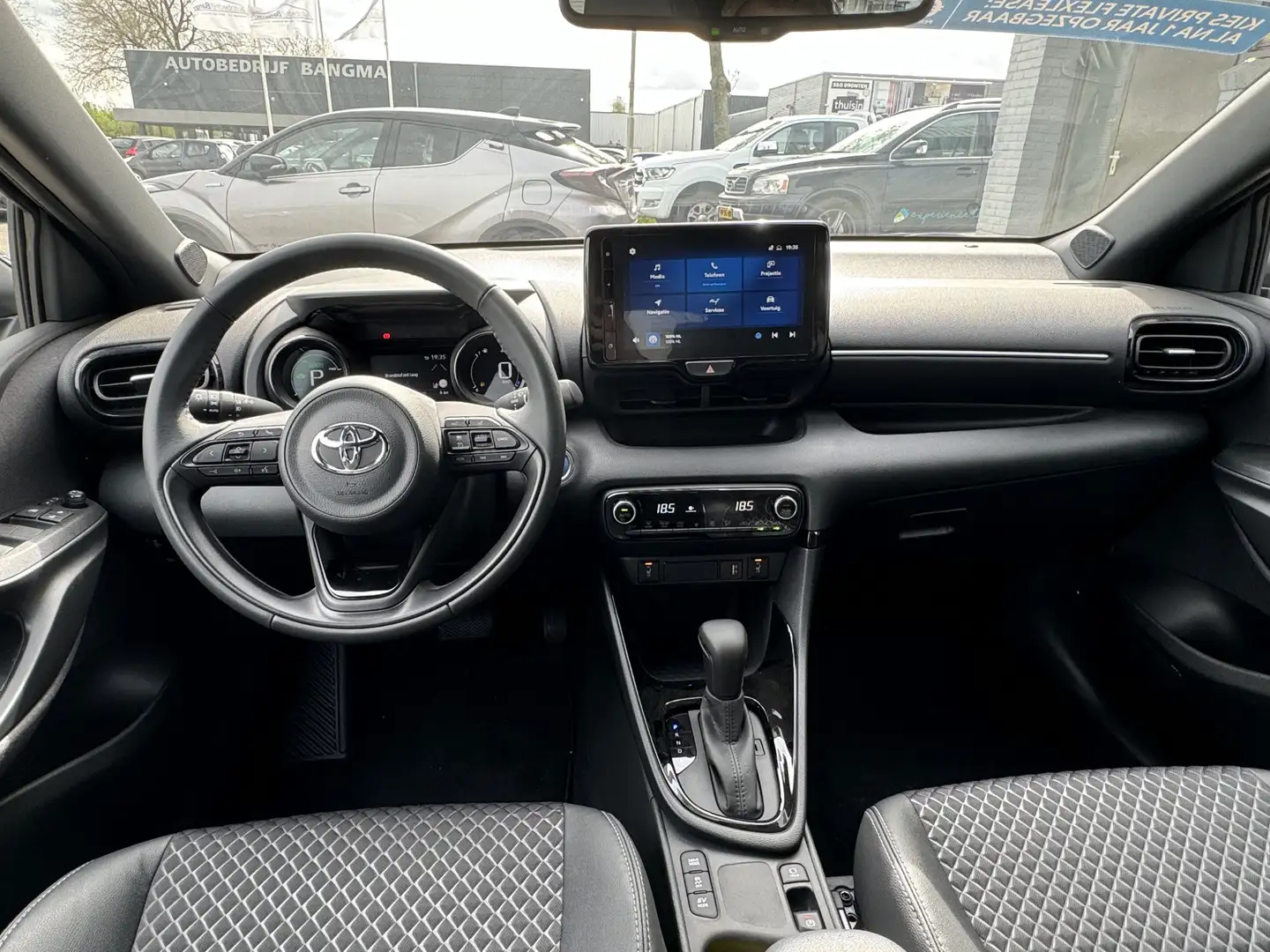 Toyota Yaris 1.5 Hybrid Dynamic | Achteruitrijcamera | Climate Wit - 2
