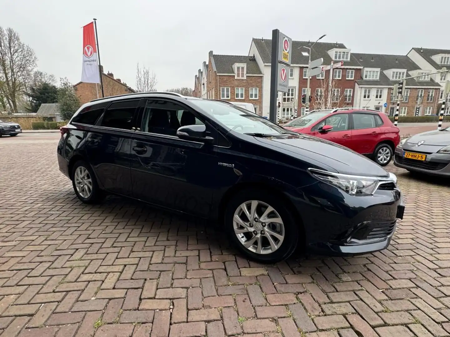 Toyota Auris Touring Sports 1.8 Hybrid Dynamic Negro - 2
