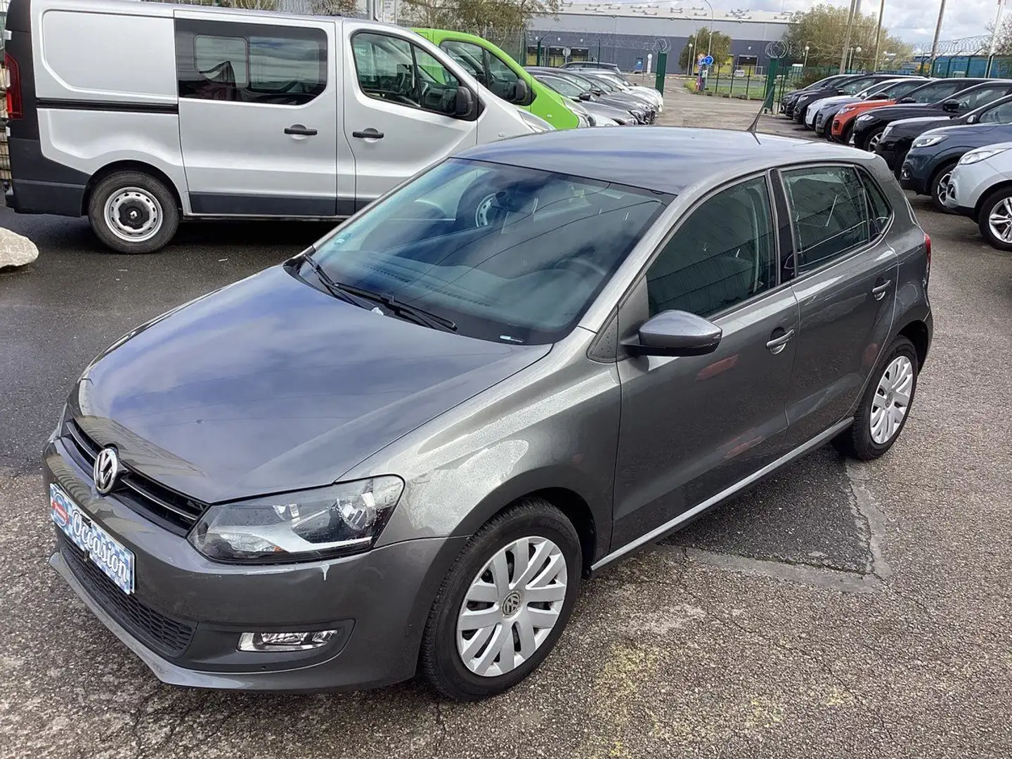 Volkswagen Polo 1.2 TSI Comfortline BlueMotion Gris - 2