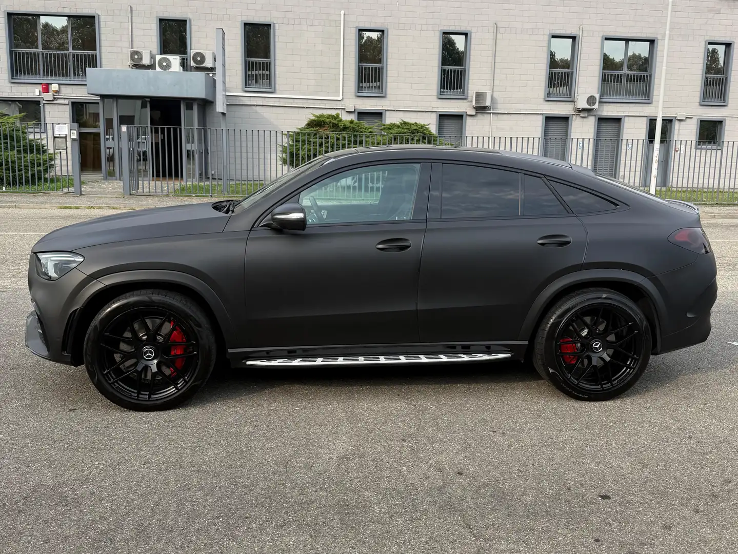 Mercedes-Benz GLE 53 AMG GLE Coupe - (eq-boost) Premium Plus 4matic Negru - 2