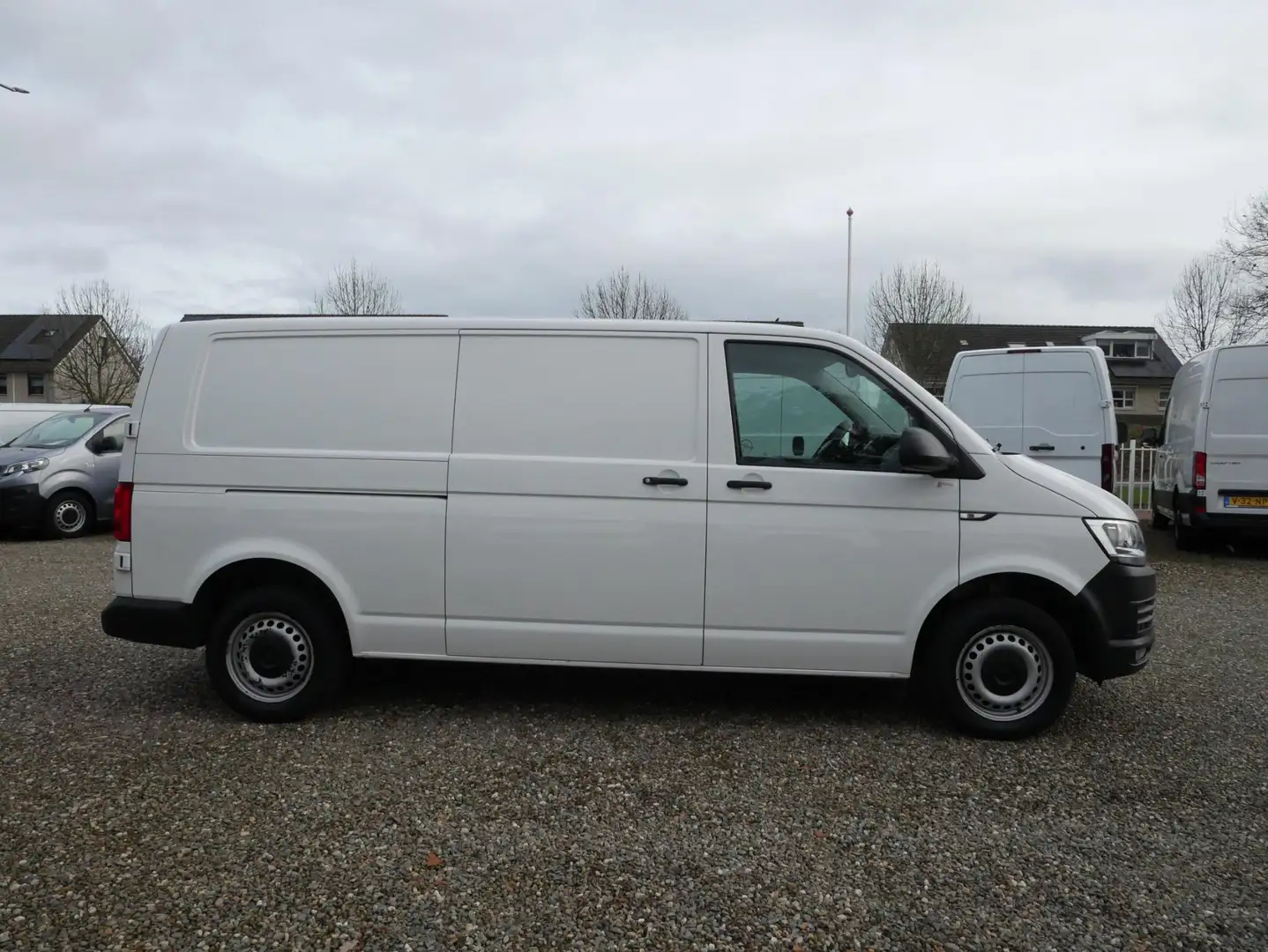 Volkswagen T6.1 Transporter 2.0 TDI 150PK, L2H1, Airco Blanc - 2