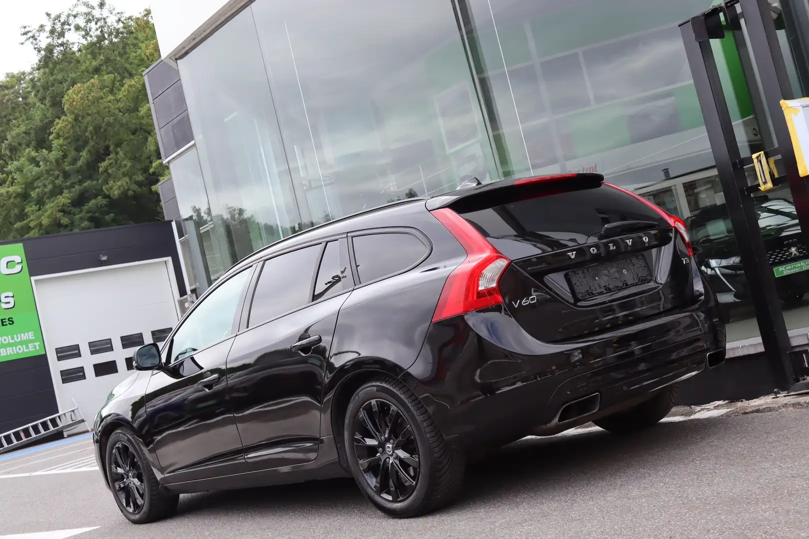 Volvo V60 DYNAMIC BREAK 1.5 T3 152CV GEARTRONIC GPS CUIR Zwart - 2