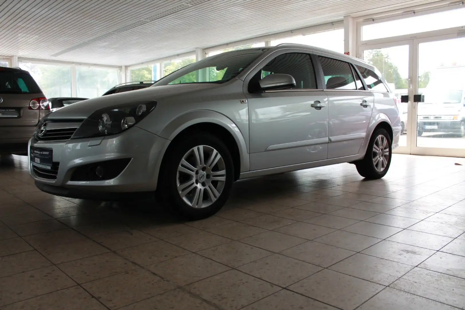 Opel Astra H Caravan Innovation "110 Jahre" Silber - 2