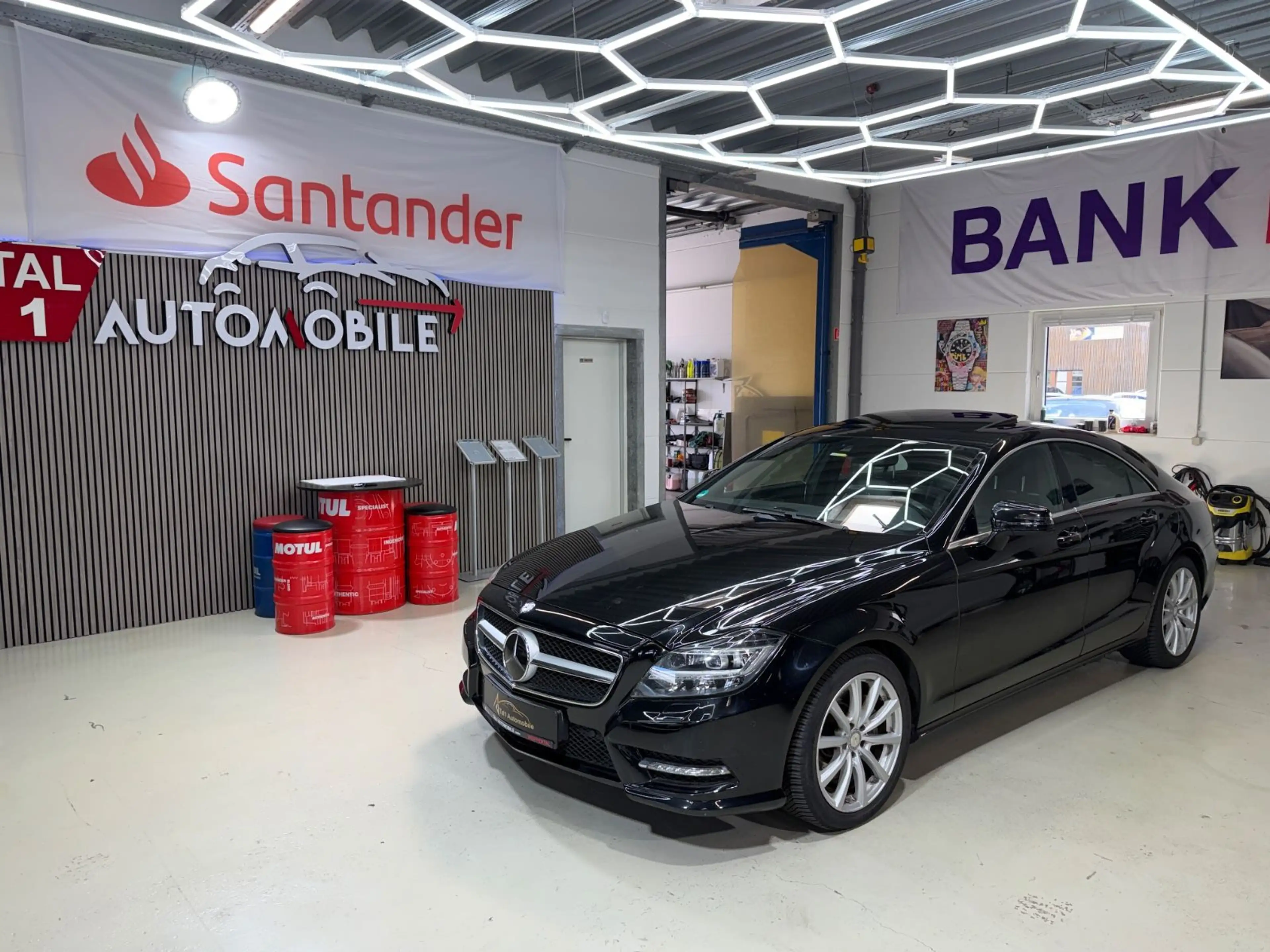 Mercedes-Benz CLS 350 AMG Schiebedach PDC Kamera Xenon Abstand