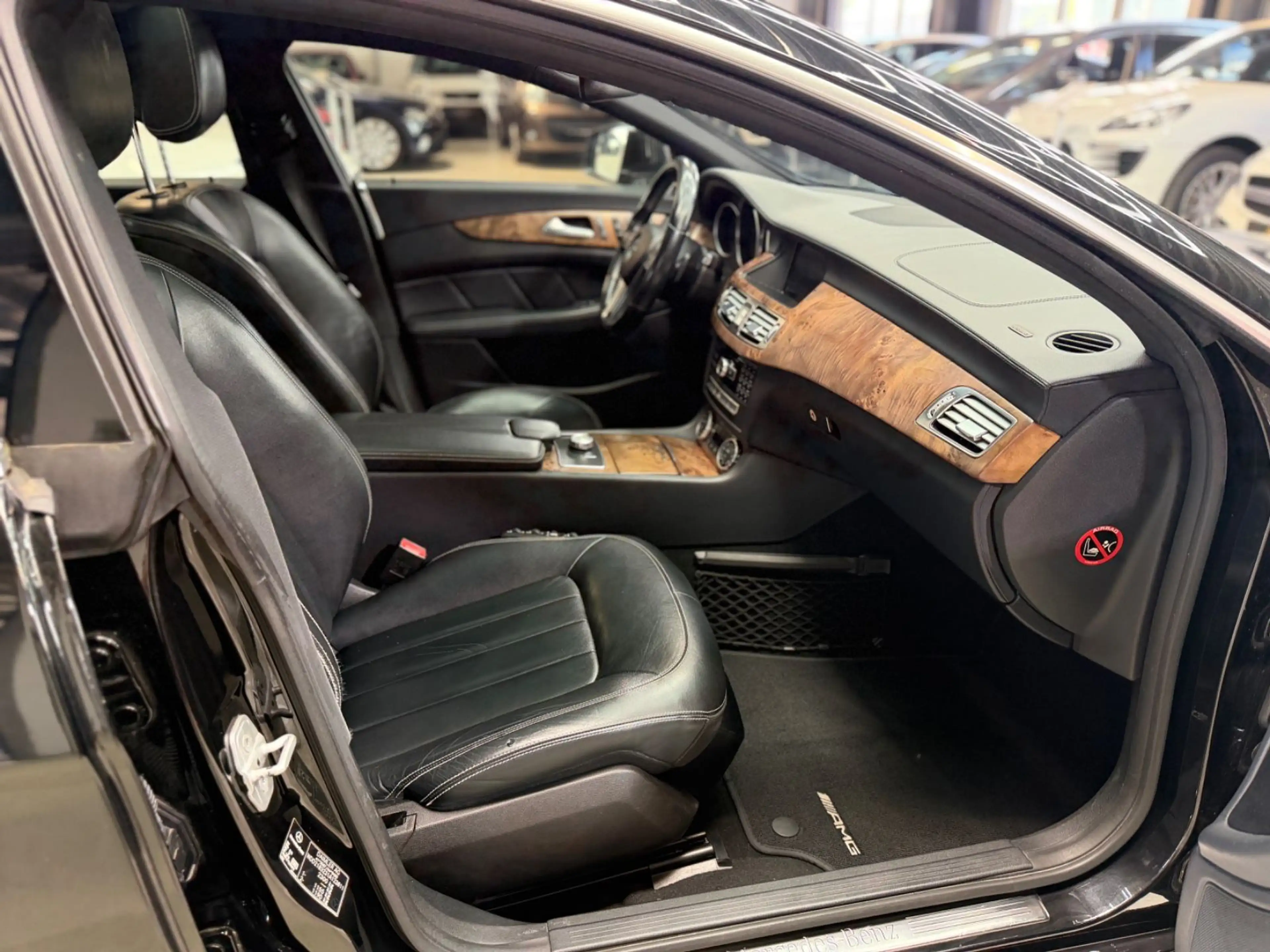 Mercedes-Benz CLS 350 AMG Schiebedach PDC Kamera Xenon Abstand — photo 15