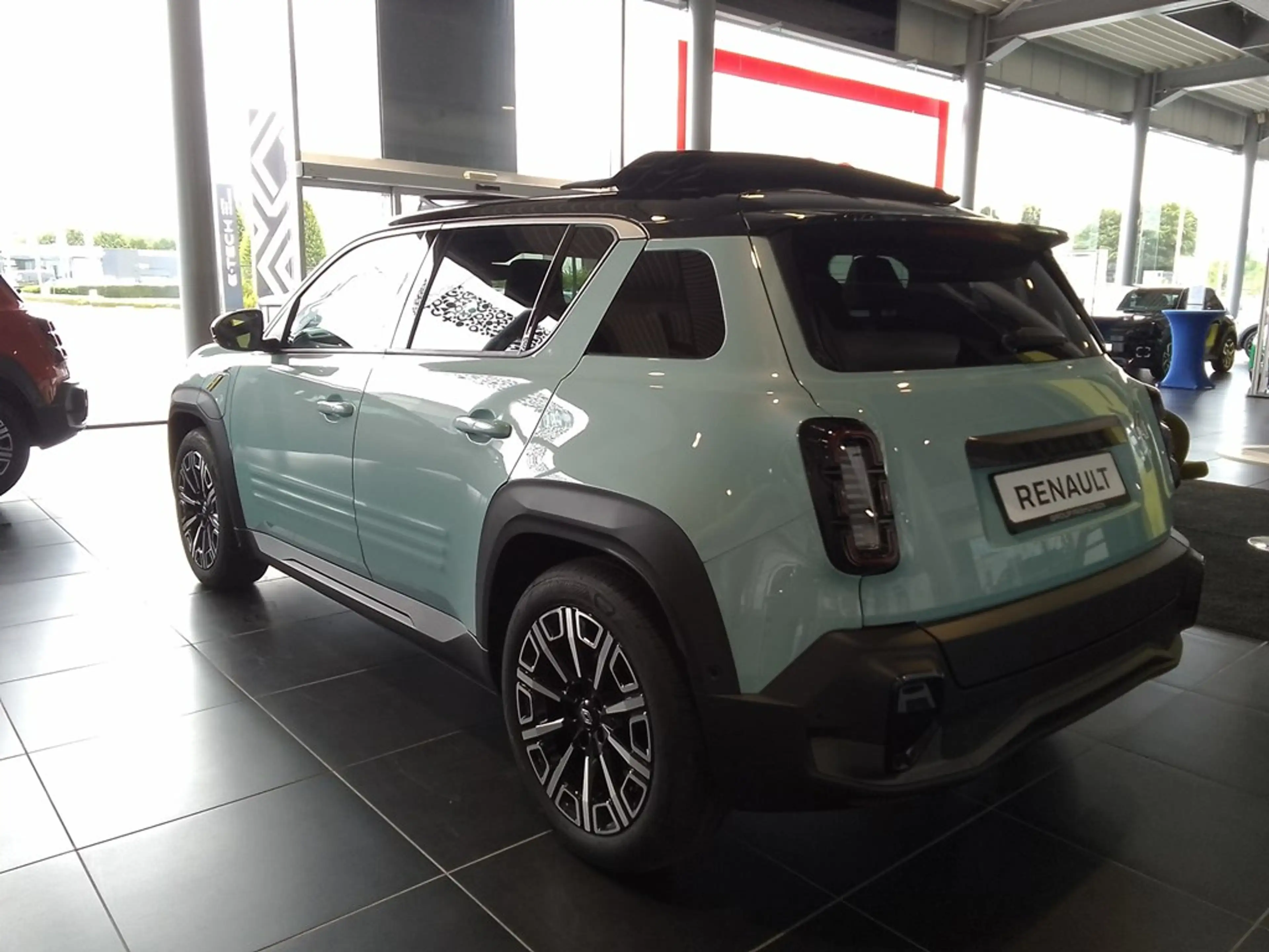 Renault R 4 E-TECH ELECTRIC Iconic Plein Sud — photo 2