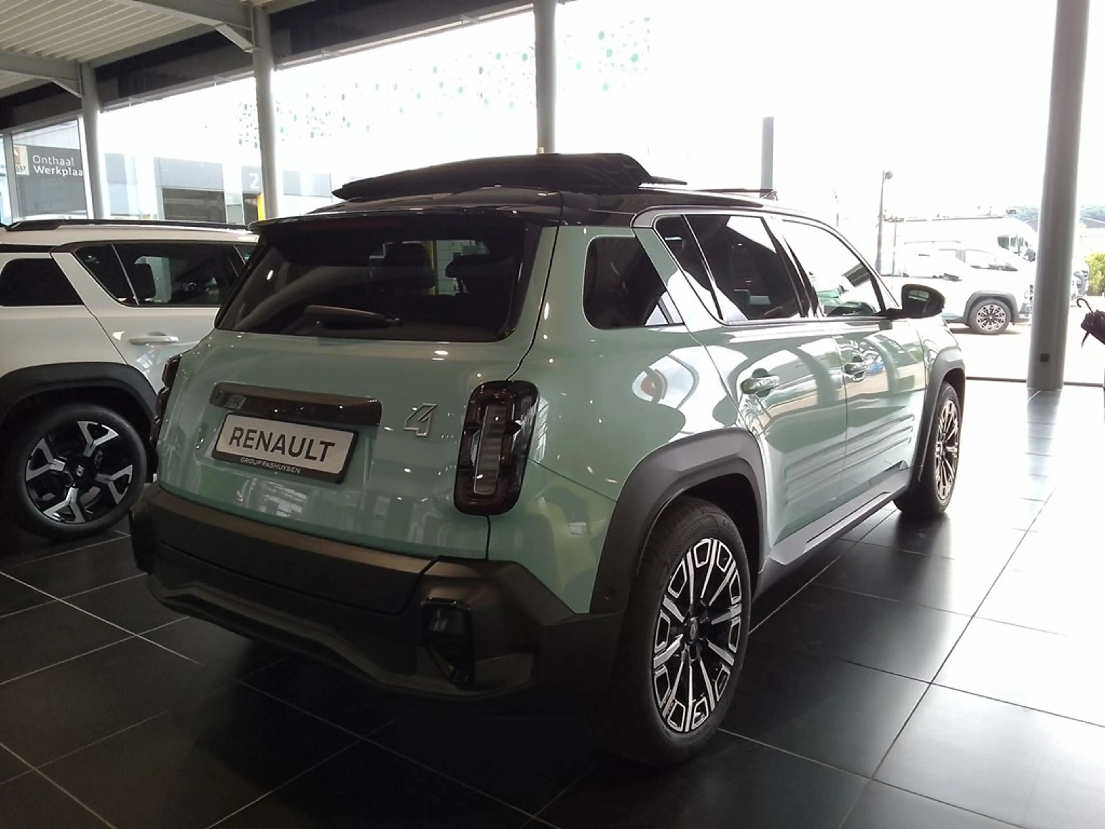 Renault R 4 E-TECH ELECTRIC Iconic Plein Sud — photo 4