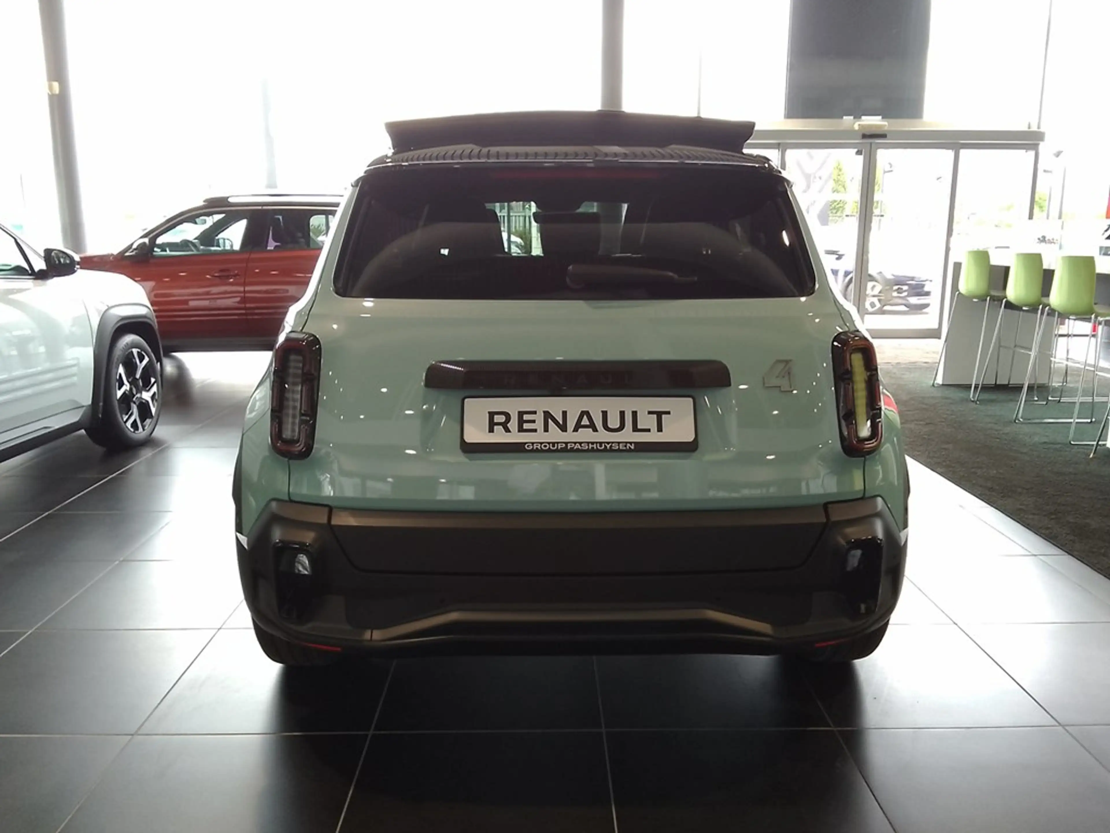 Renault R 4 E-TECH ELECTRIC Iconic Plein Sud — photo 3