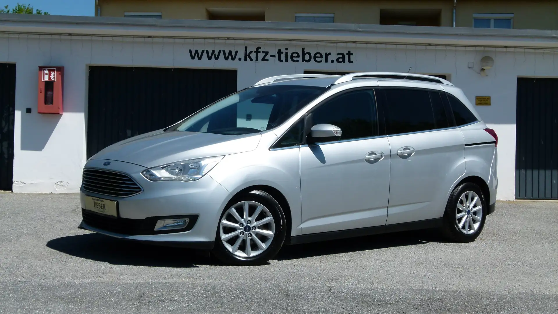 Ford Grand C-Max Titanium 1,5 TDCi Automatik *AHK* Silber - 1