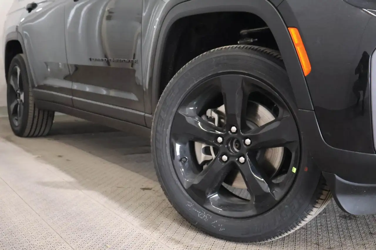 Jeep Grand Cherokee снимка Jeep Grand Cherokee