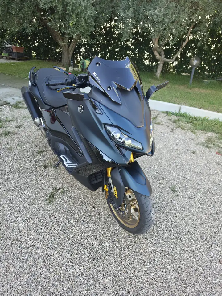 Yamaha Tmax 560