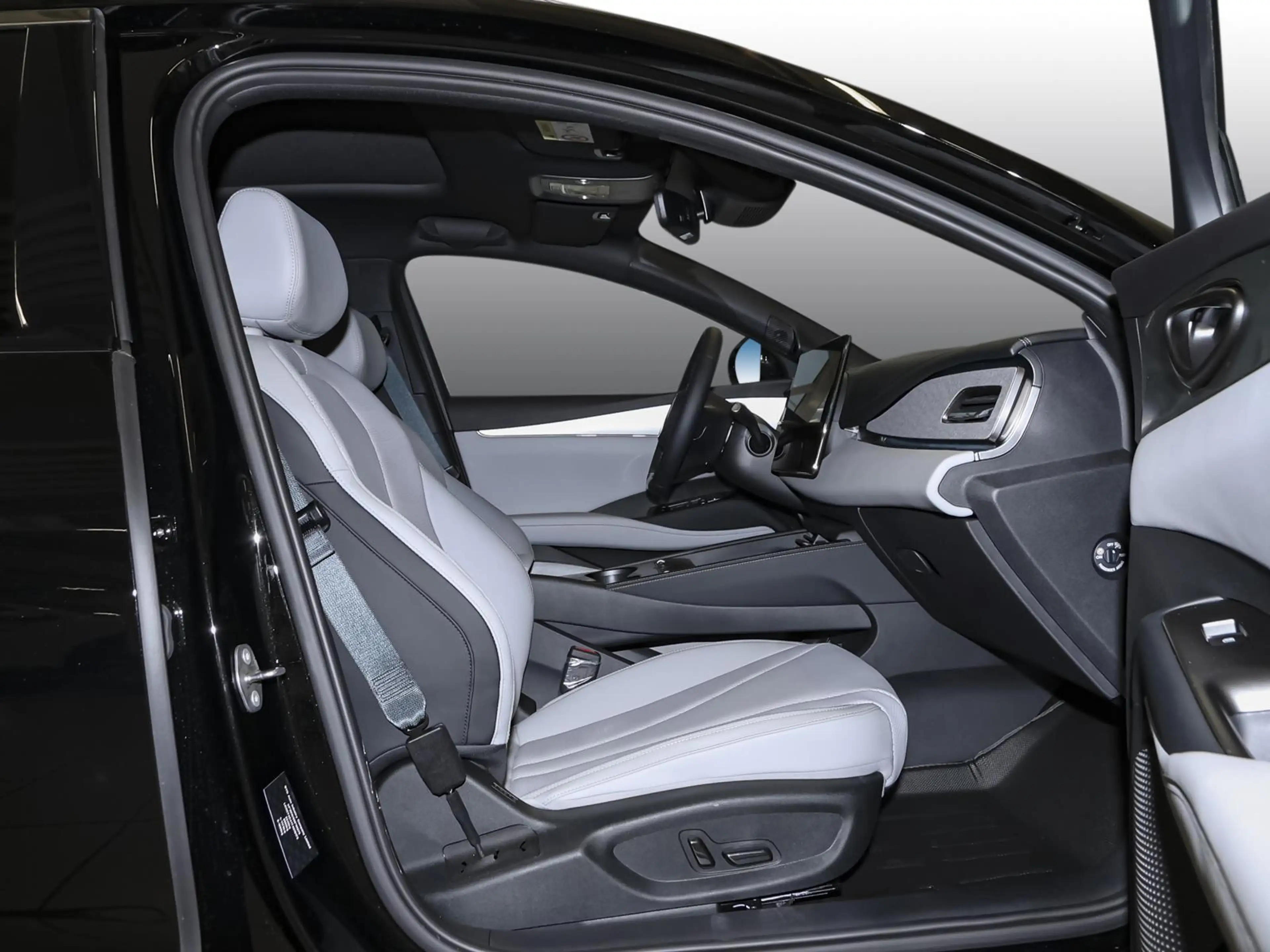 BYD Seal 6 DM-i Touring Comfort LEDER SD NAVI SHZ PDC — photo 3