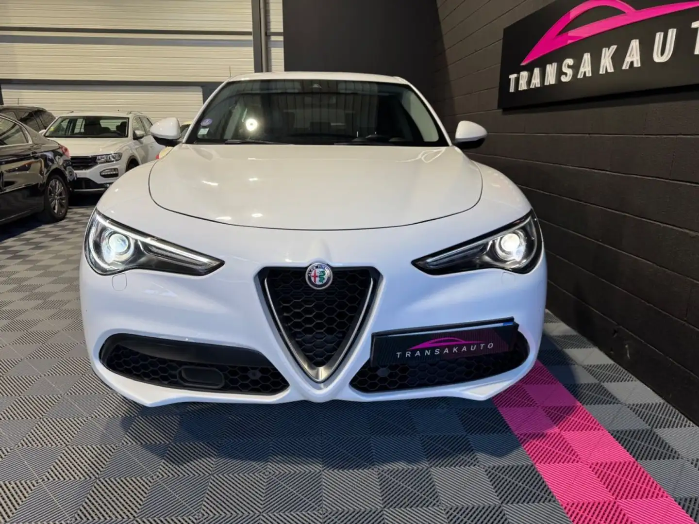 Alfa Romeo Stelvio 2.0T 280 ch Q4 AT8 Lusso Weiß - 2