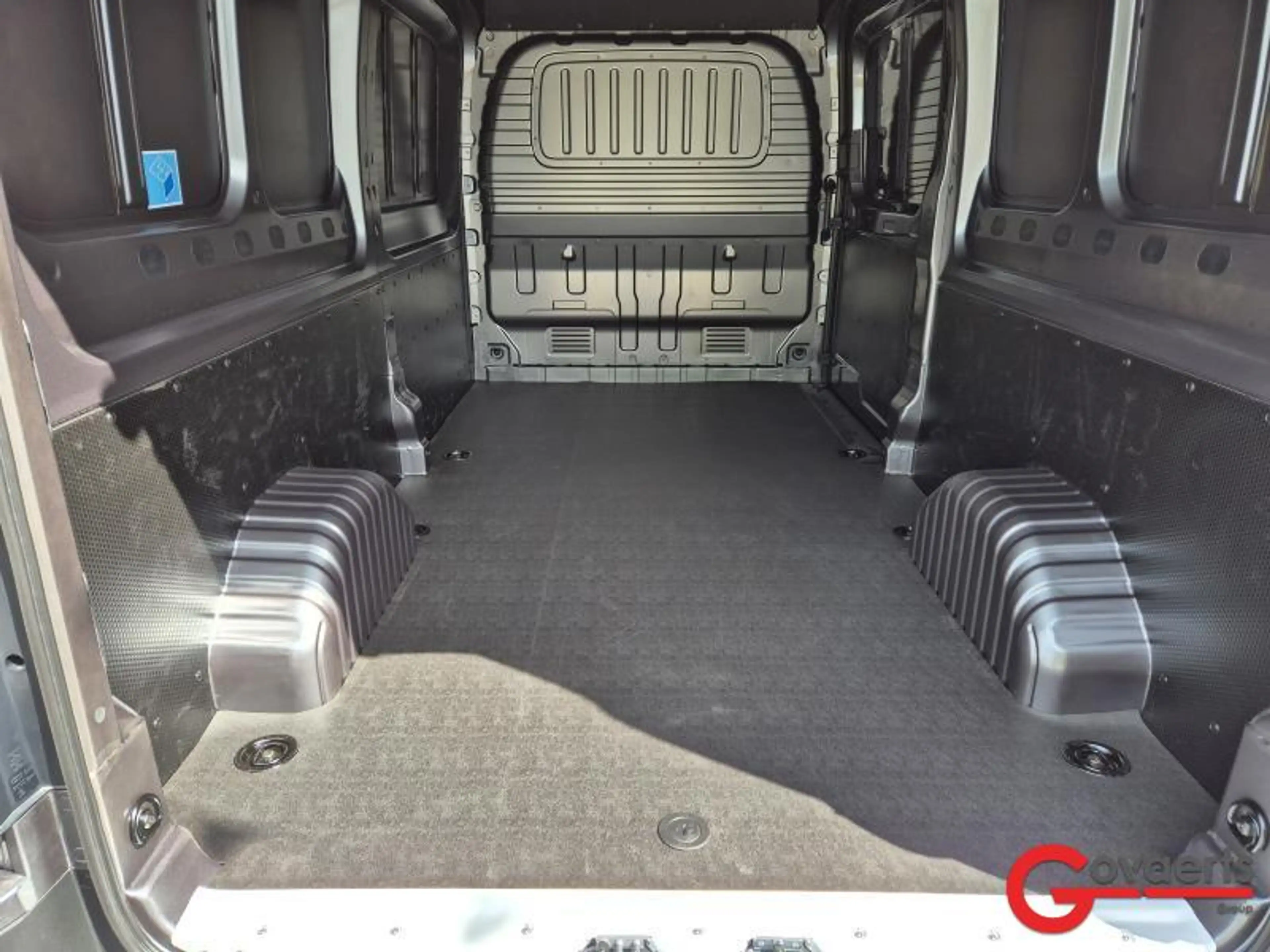 Maxus Deliver 9 2.0 HDi L3H2 Luxury 147PK Man 6 Model 2026 — photo 10