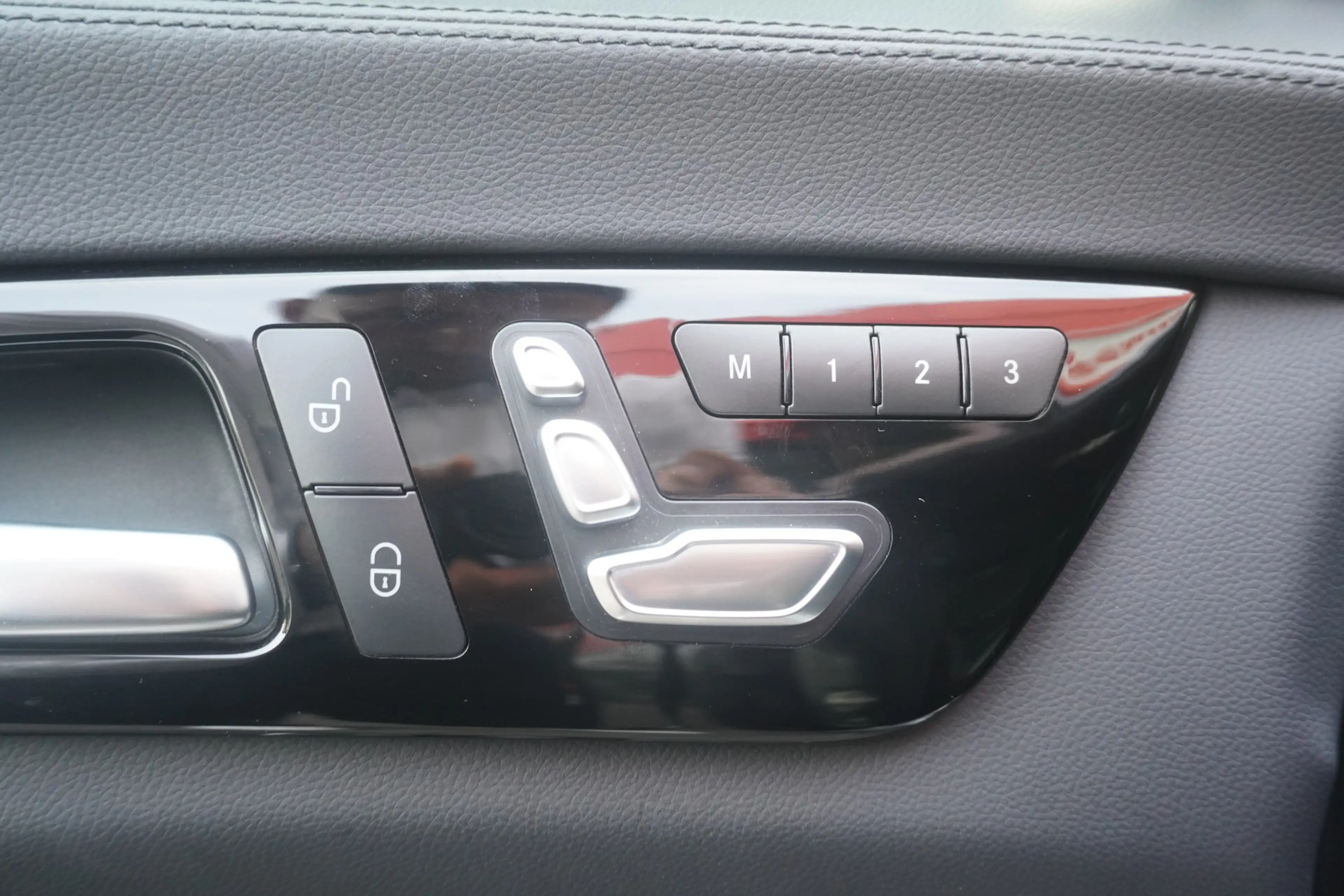 Mercedes-Benz CLS 400 4Matic AMG Line Standheizung Airmatic — photo 13