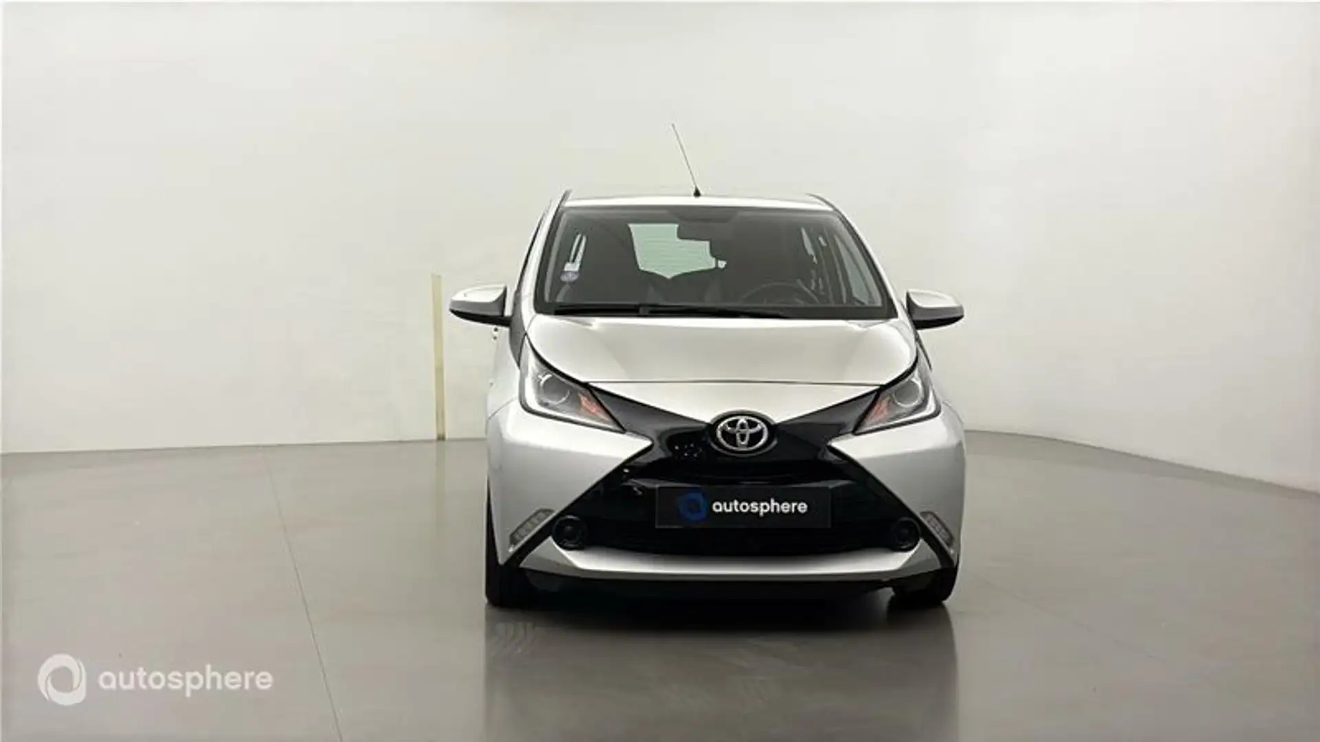 Toyota Aygo 1.0 VVT-i 69ch x-play 5p - 2
