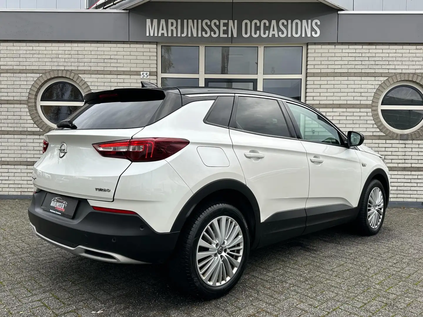 Opel Grandland X 1.2 Turbo Innovation |Pano,Cam,Nav| Blanc - 2