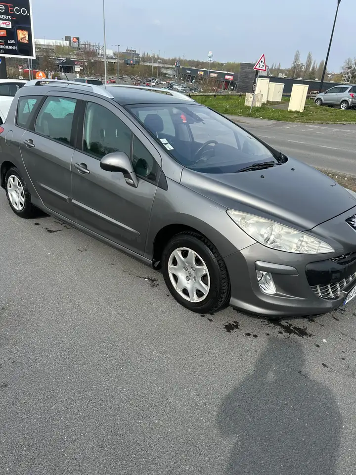 Peugeot 308 1.6 HDi 110ch FAP BVM6 BLUE LION FÃ©line