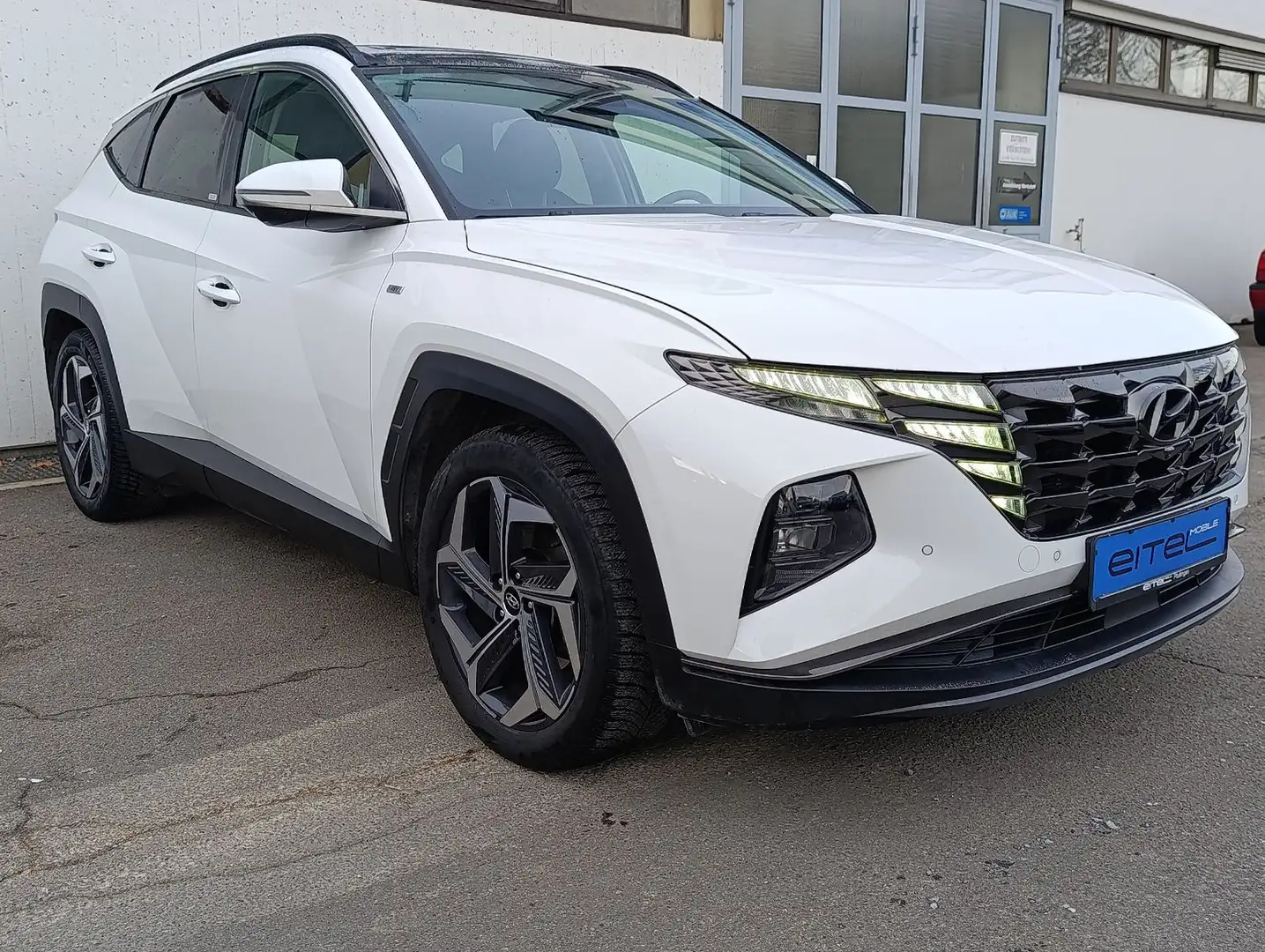 Hyundai TUCSON Prime Mild-Hybrid 4WD Panorama Voll Weiß - 2