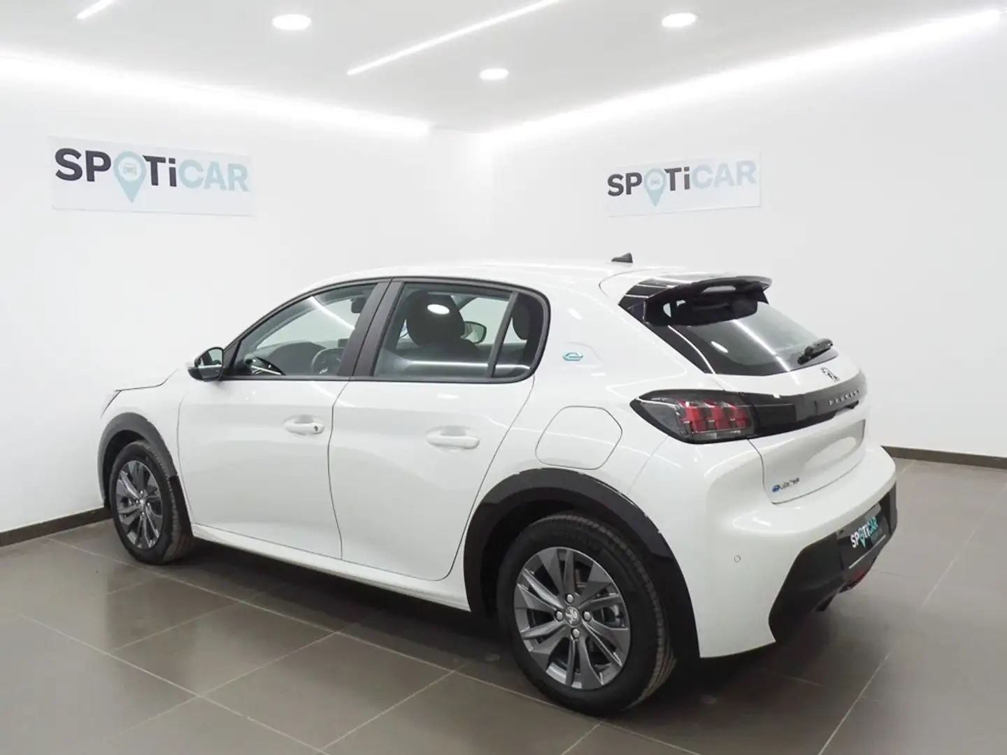 Peugeot 208 Active Pack Eléctrico 100kW Blanco - 2