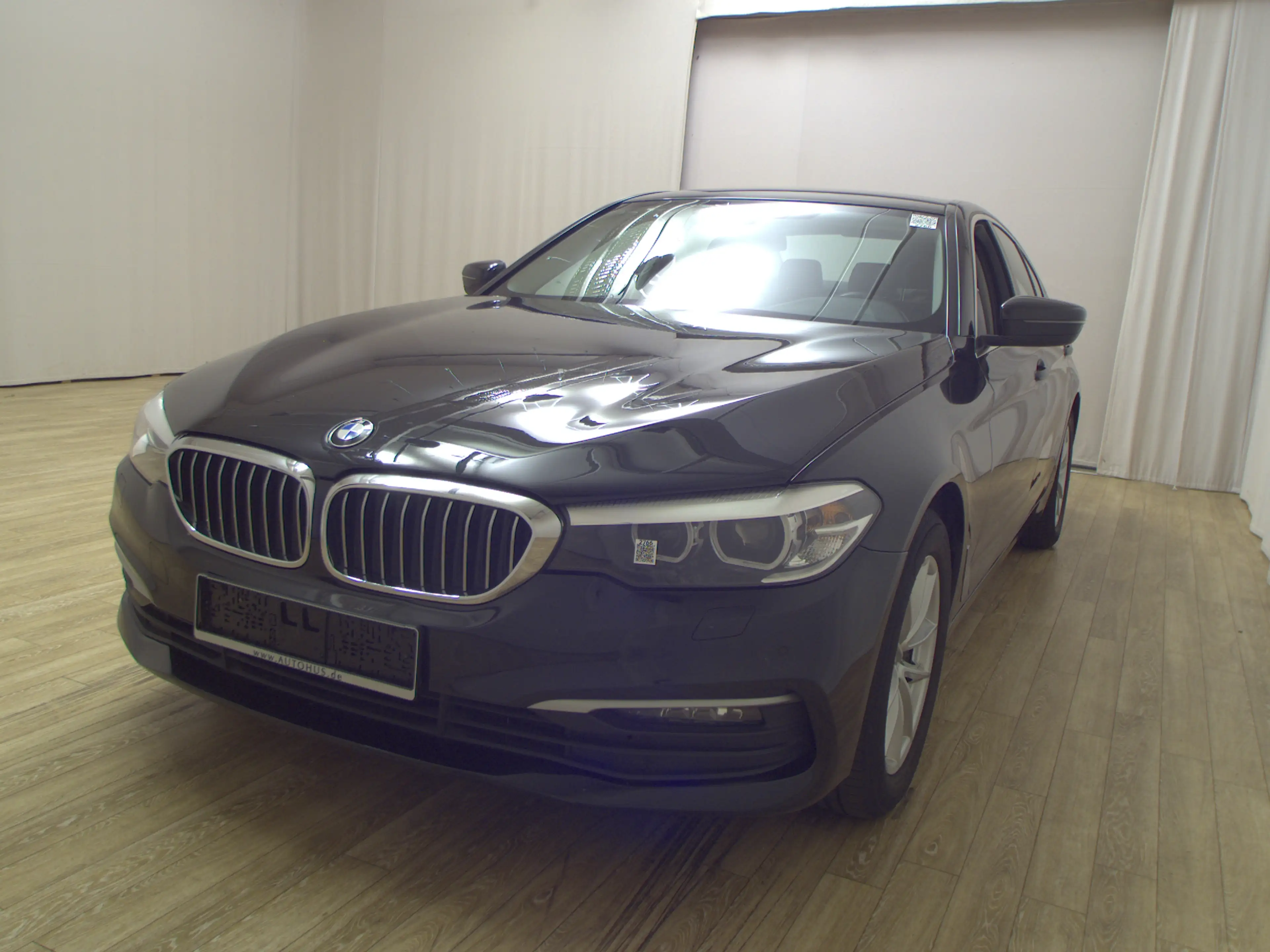 BMW 520 dA Navi LED AHK PDC SHZ — photo 2