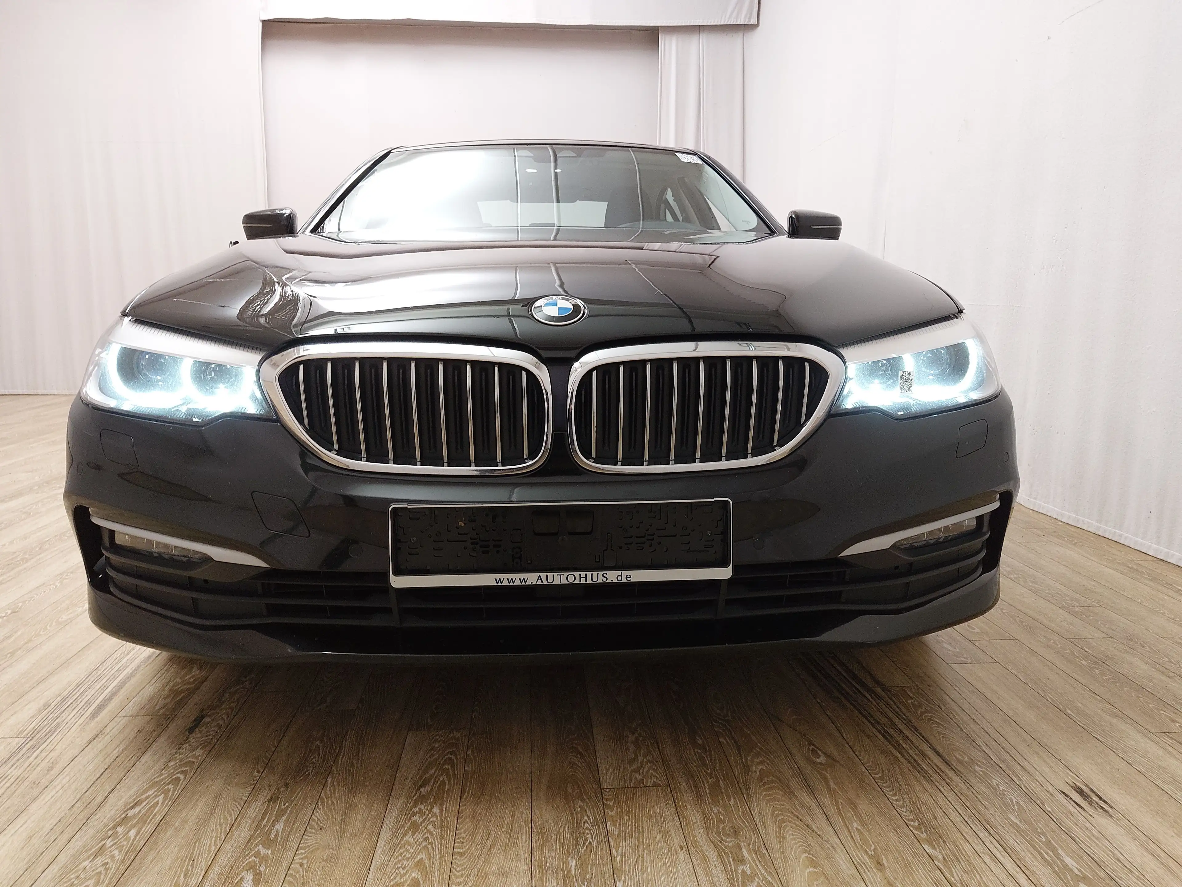 BMW 520 dA Navi LED AHK PDC SHZ — photo 9