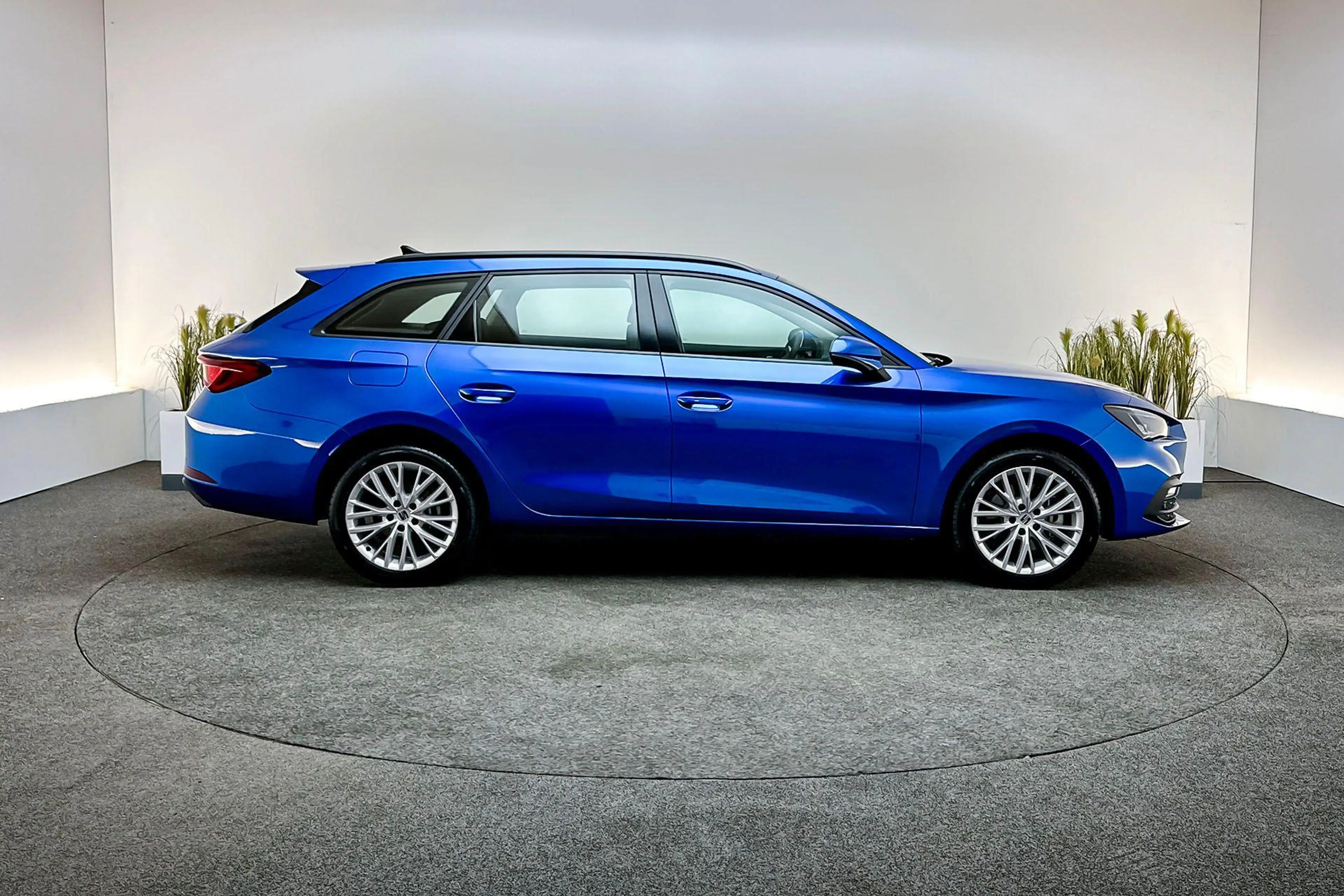 SEAT Leon e-Hybrid Sportstourer Style 1.5 TSI DSG — photo 7