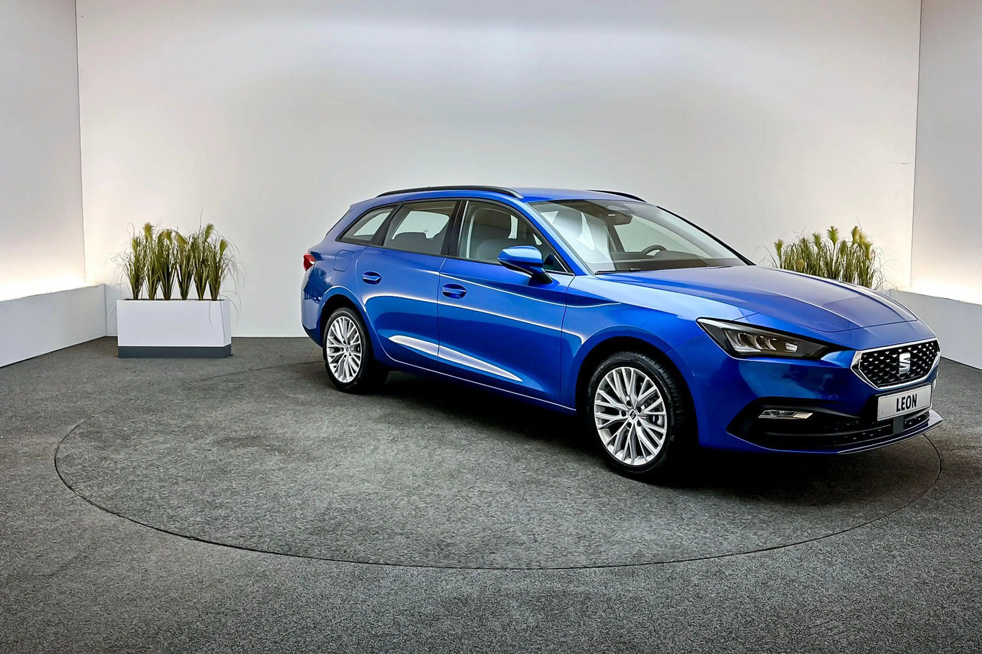 SEAT Leon e-Hybrid Sportstourer Style 1.5 TSI DSG — photo 4