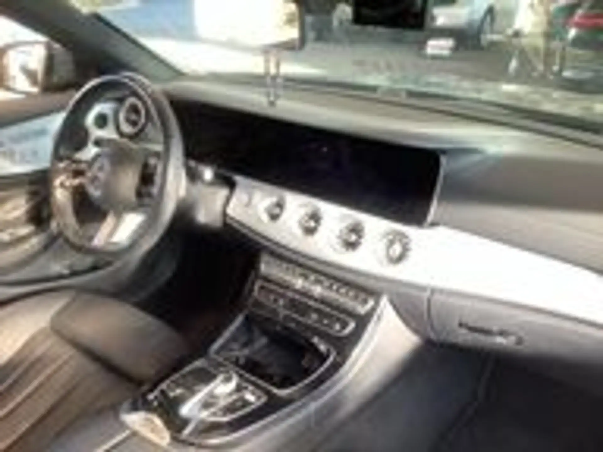 Mercedes-Benz E 220 E 220 d Night Edition (238.414) — photo 11