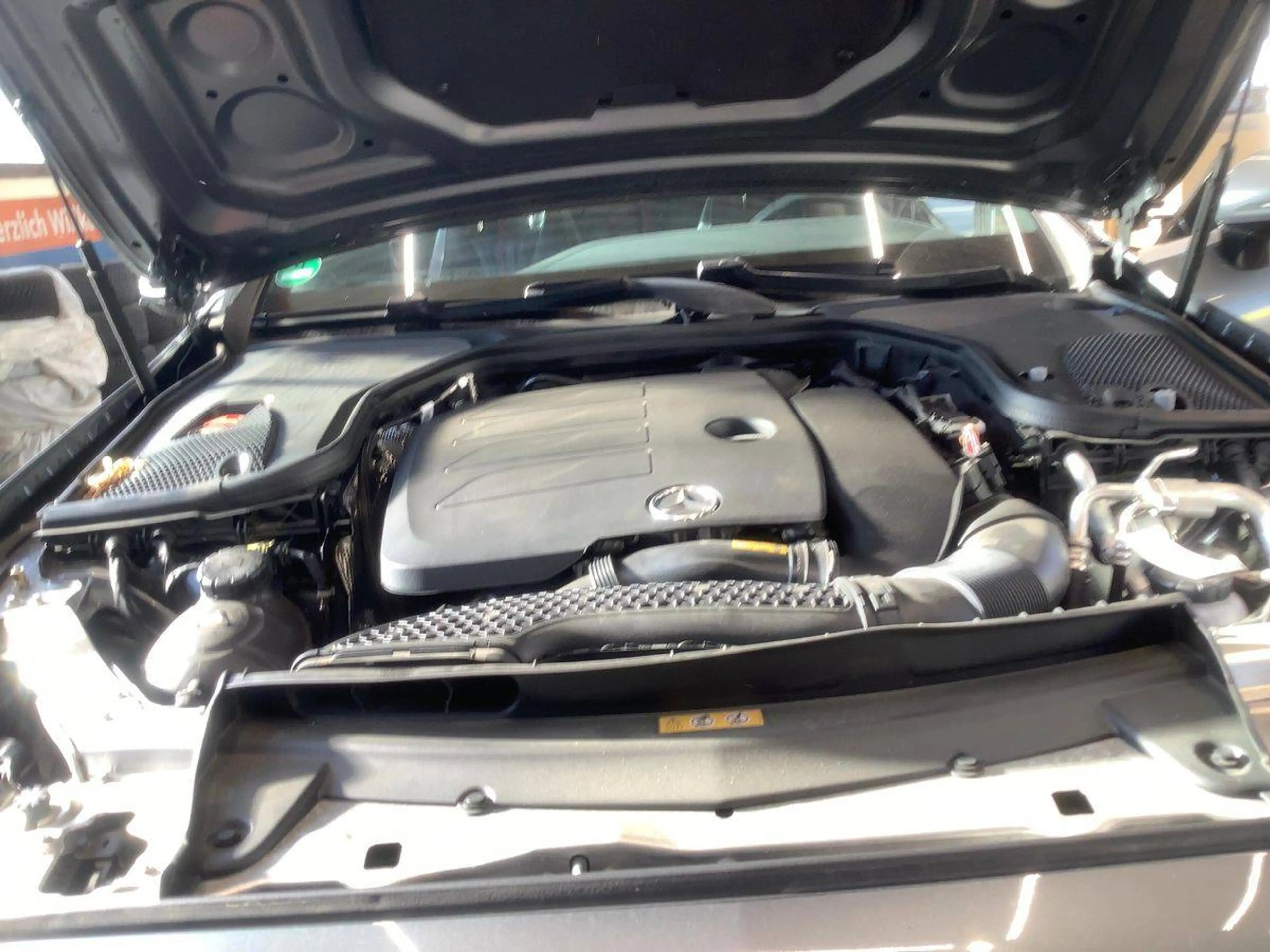 Mercedes-Benz E 220 E 220 d Night Edition (238.414) — photo 15