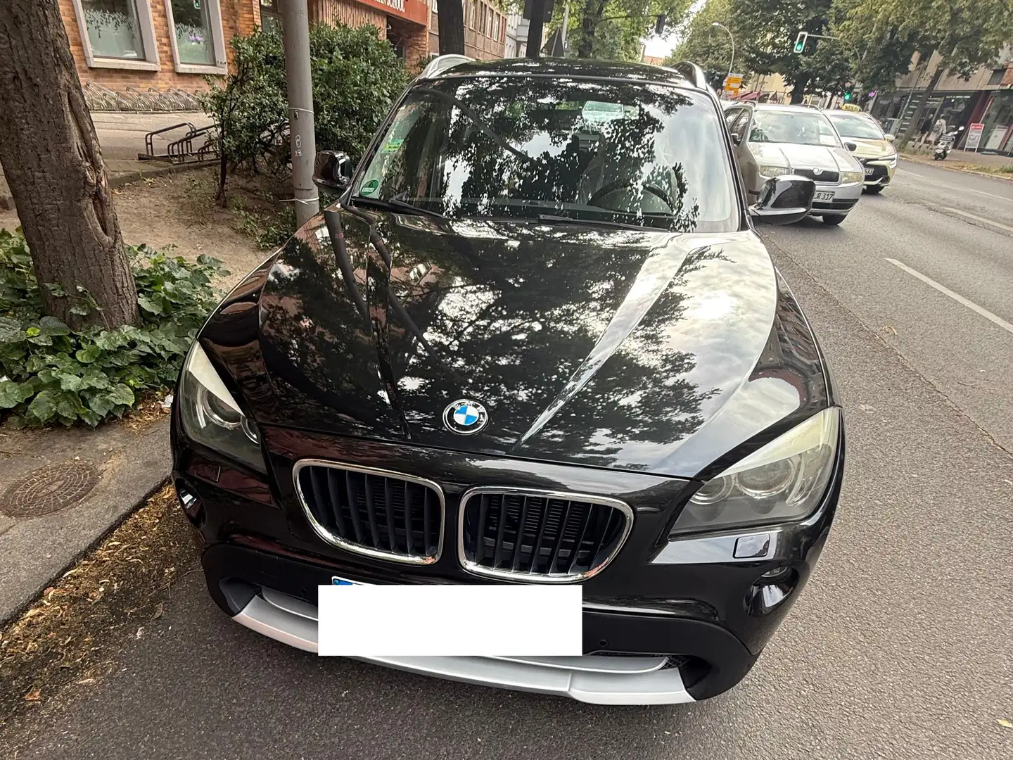 BMW X1 X1 xDrive18d Aut. Schwarz - 2