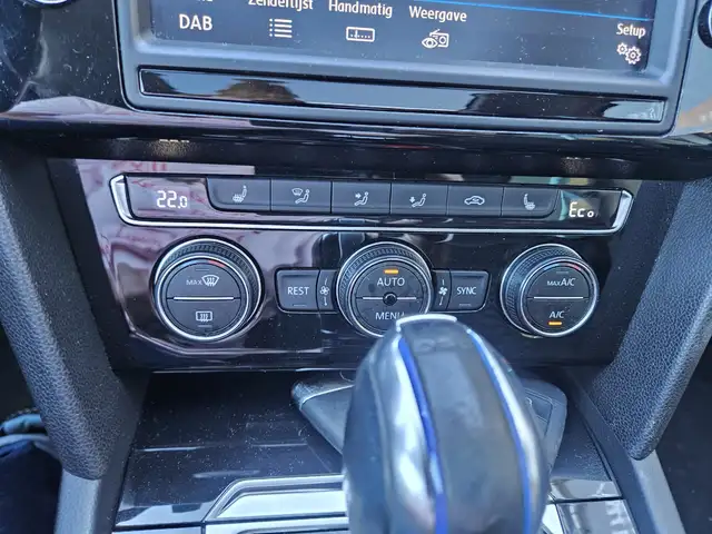Volkswagen Passat view 17