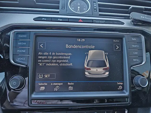 Volkswagen Passat view 16