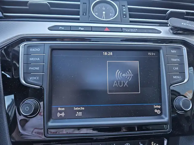 Volkswagen Passat view 11