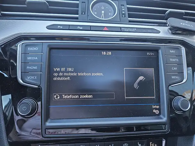 Volkswagen Passat view 12