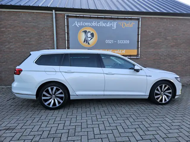 Volkswagen Passat view 30