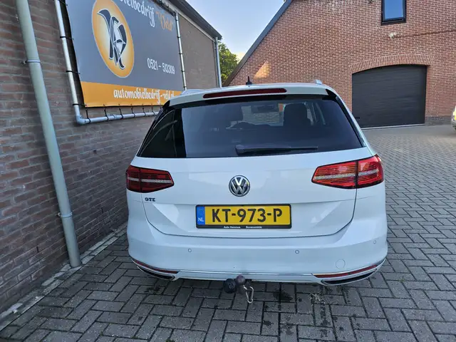 Volkswagen Passat view 27
