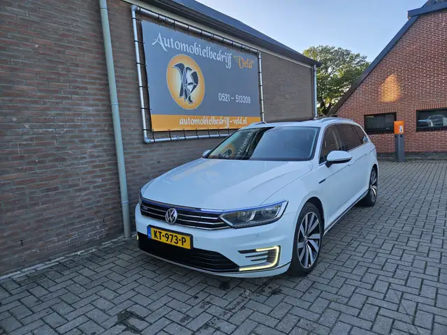 2016 Volkswagen Passat in White for sale