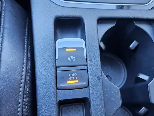 Volkswagen Passat view 20