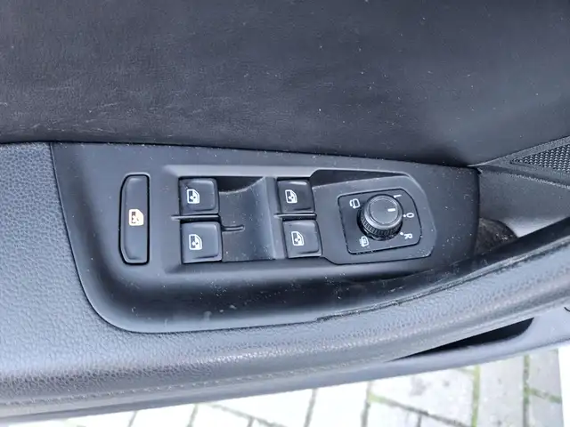 Volkswagen Passat view 7