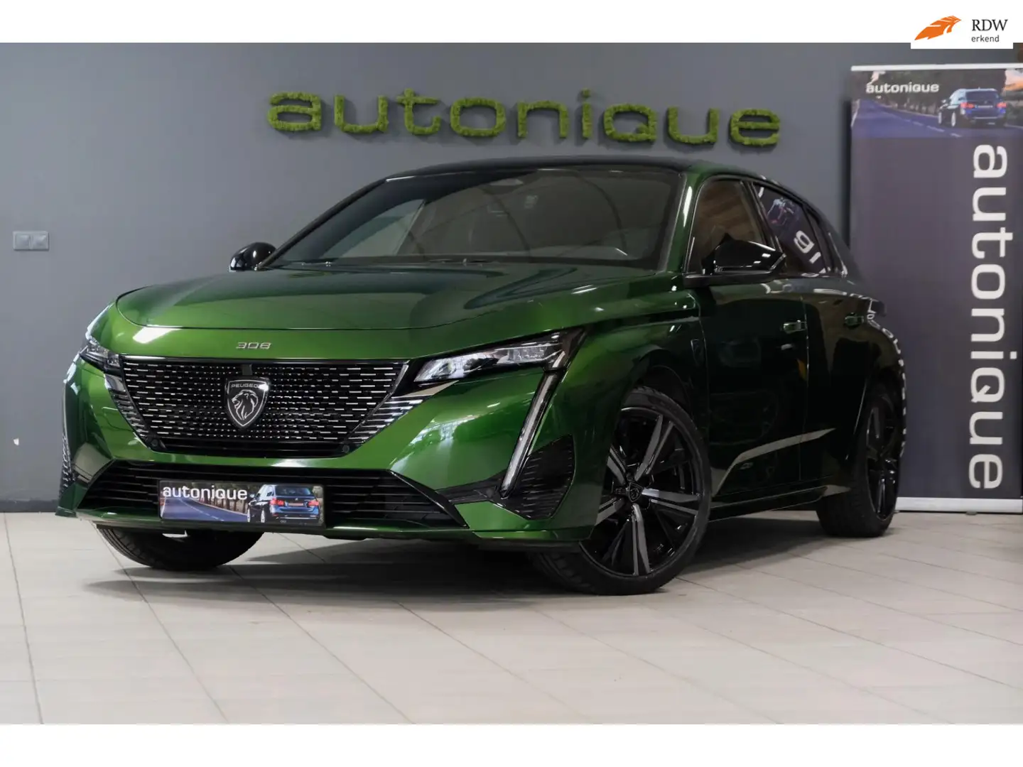 Peugeot 308 1.2 PureTech GT 31dkm! **PANORAMADAK** Navi/Camera Grün - 1